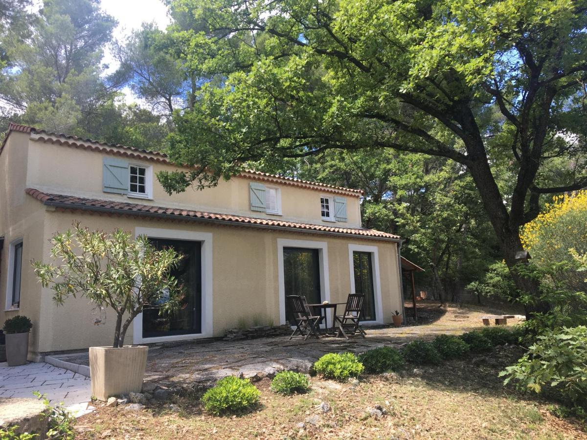 Villa De Carbonelle Pierrevert Exterior foto