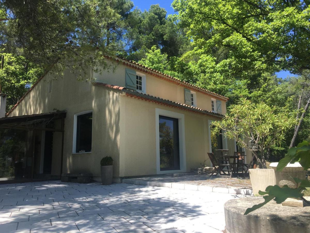 Villa De Carbonelle Pierrevert Exterior foto